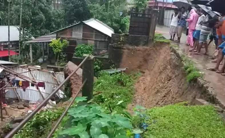 Two minors were crushed in a landslide in Assam