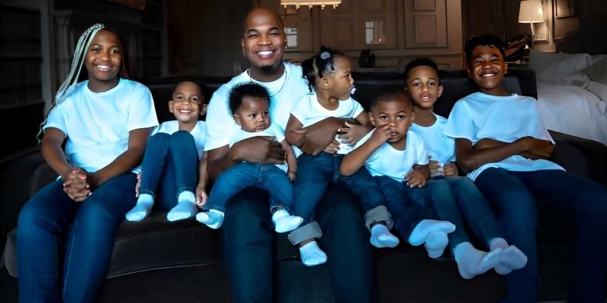 NE-YO Shares Cute Photos With His 7 Children: “I Love My Tribe”