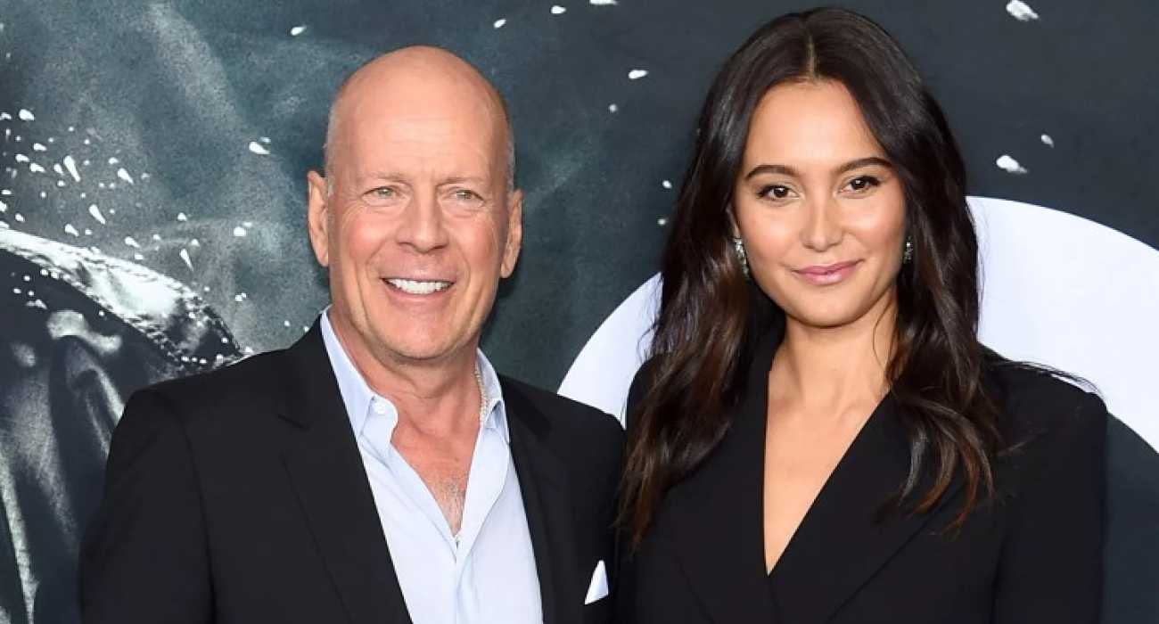 Bruce Willis’ Wife Emma And Daughters Visit Walk Of Fame Star And Madame Tussauds Wax Figure
